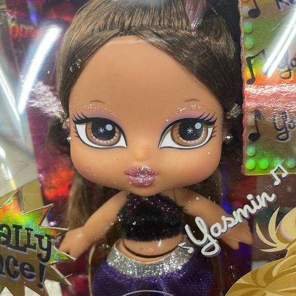 Bratz Babyz The Movie Dancing Doll - Brown Hair - Picture 7 of 7